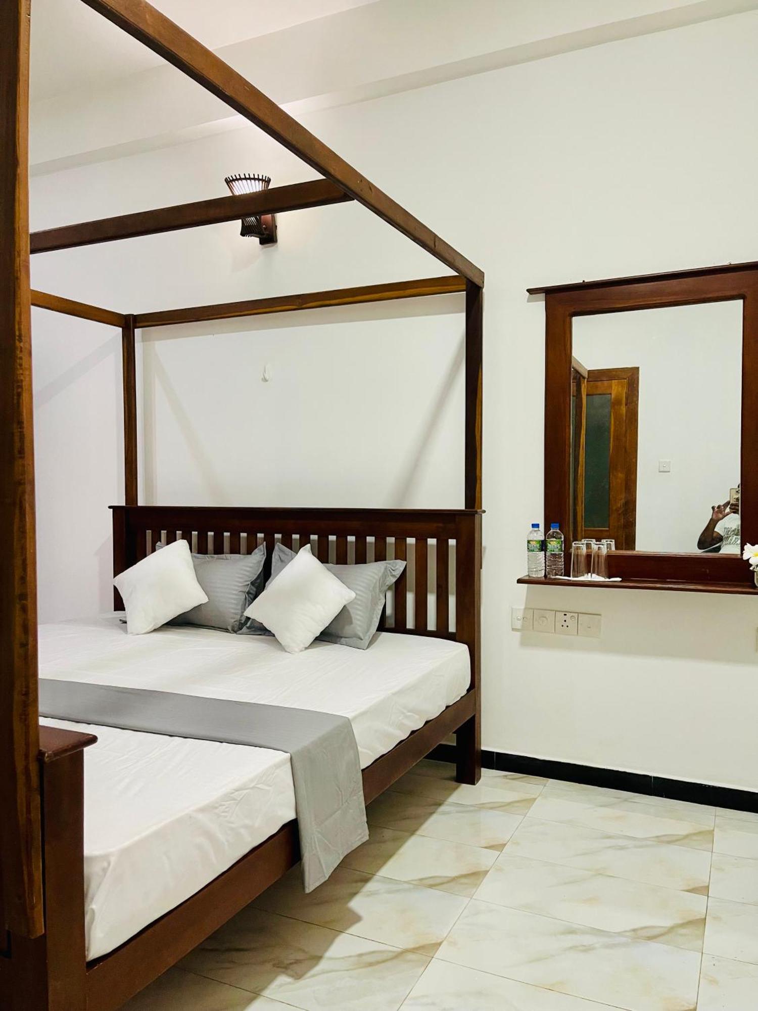 Sand & Surf Guest House Negombo Zewnętrze zdjęcie