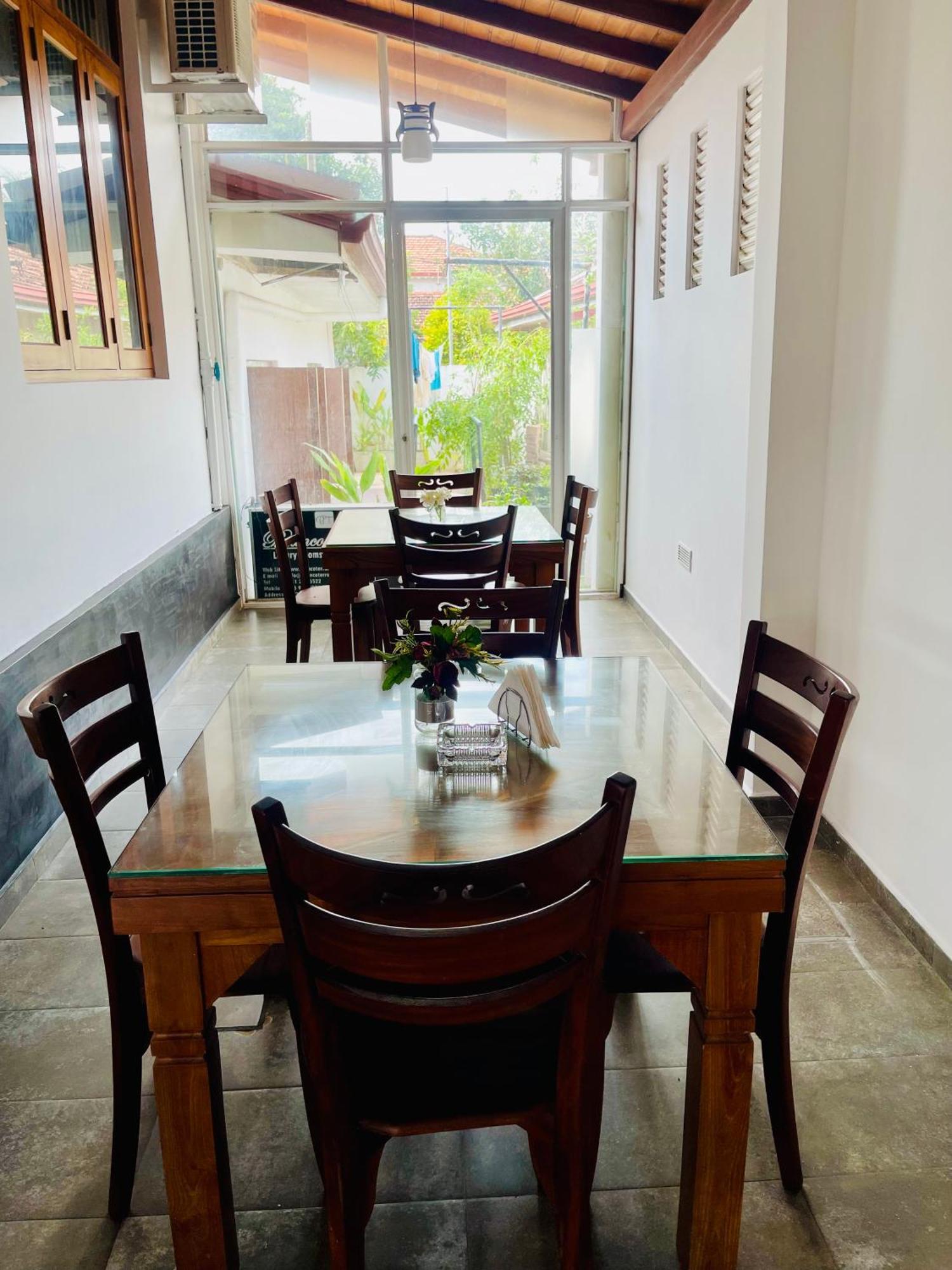 Sand & Surf Guest House Negombo Zewnętrze zdjęcie